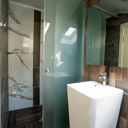 Boutique 7th Sense 2*