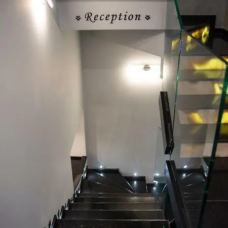 Boutique 7th Sense 2*