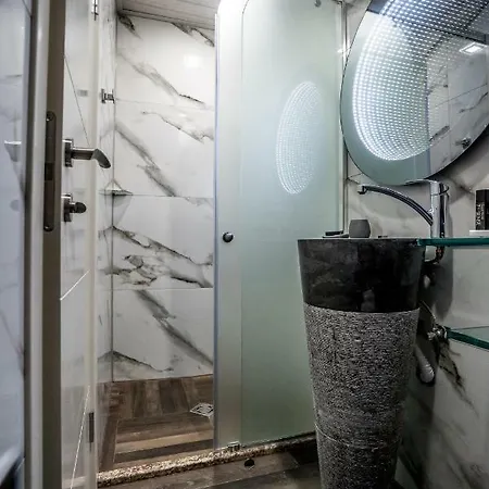 Boutique 7th Sense Πανσιόν 4*