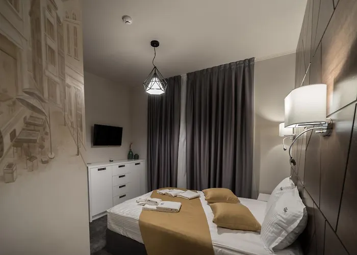 招待所 Boutique 7th Sense 4*