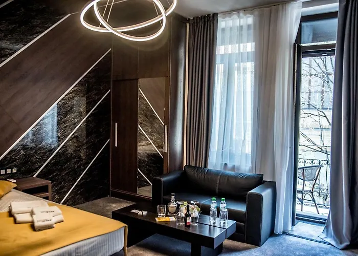 招待所 Boutique 7th Sense