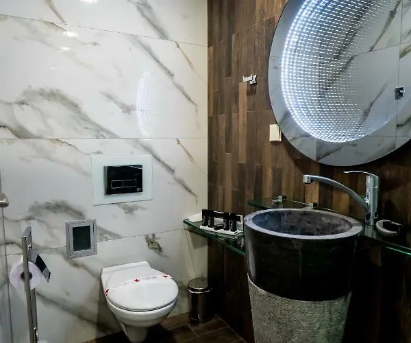 招待所 Boutique 7th Sense 4*